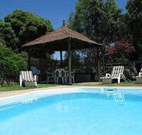 Golden Chain Wine Village Motor Inn - Brisbane Tourism
