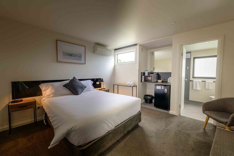 Georges Bay Apartments - Brisbane Tourism 2