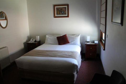 The Dormie House - On The Golf Course - Brisbane Tourism 4