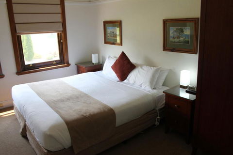 The Dormie House - On The Golf Course - Brisbane Tourism 2