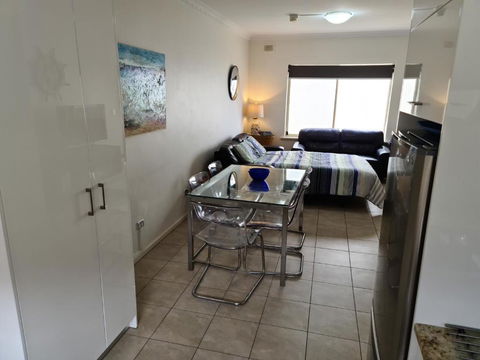Acaill Accommodation Esplanade Living Self Check-In Self Check-Out - Brisbane Tourism 3