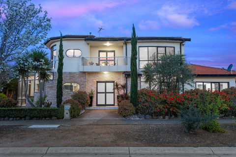 Villa De Marseilles - Melbourne - Brisbane Tourism 0
