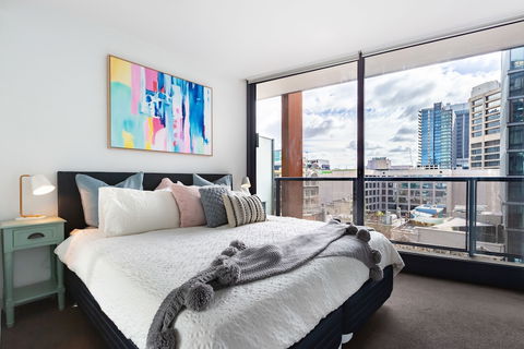 Ella, 1BDR Melbourne Apartment - Tourism Brisbane 3