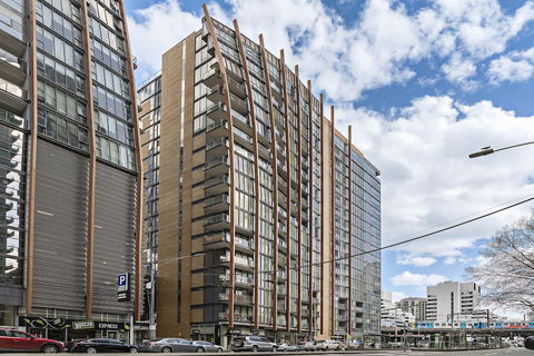 Ella, 1BDR Melbourne Apartment - Tourism Brisbane 0