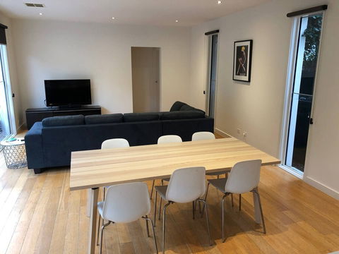Malvern 3 Bedroom Home - Brisbane Tourism 1
