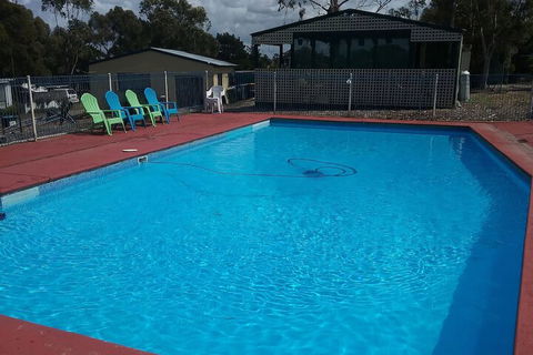 Lakes Caravilla Caravan Park - Tourism Brisbane 4