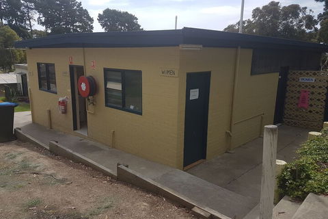 Lakes Caravilla Caravan Park - Tourism Brisbane 3