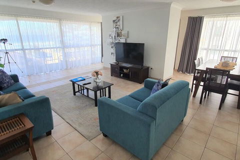 Surfers Chalet - Brisbane Tourism 4