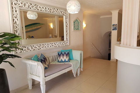 Surfers Chalet - Brisbane Tourism 1