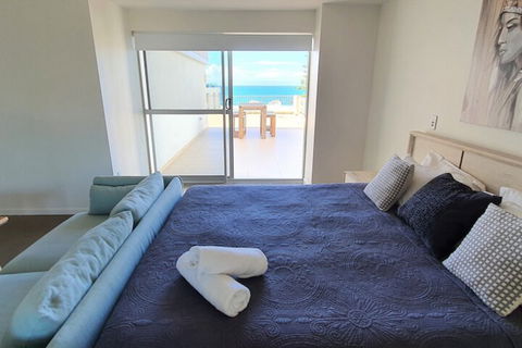 Surfers Chalet - Brisbane Tourism 7