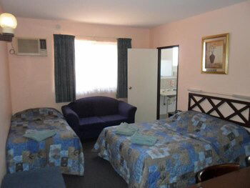 El Mexicali Motel - Tourism Brisbane 1
