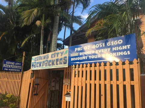 Cairns City Backpackers Hostel - Brisbane Tourism 0