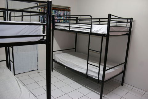 Waterfront Backpackers - Hostel - Brisbane Tourism 1