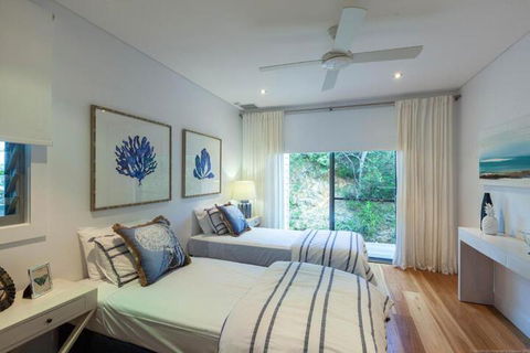 Vantage Over Byron - Brisbane 4u 3
