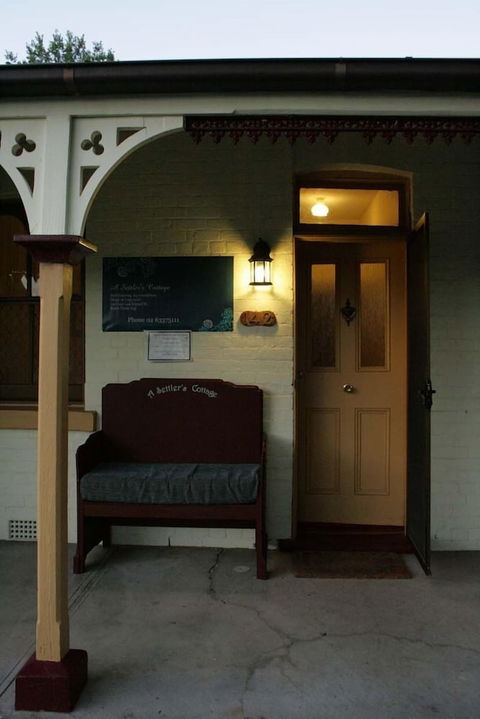 A Settler's Cottage - Tourism Brisbane 1