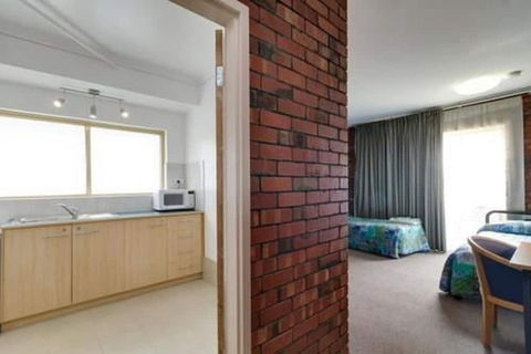 Enfield Motor Inn - Brisbane Tourism 7