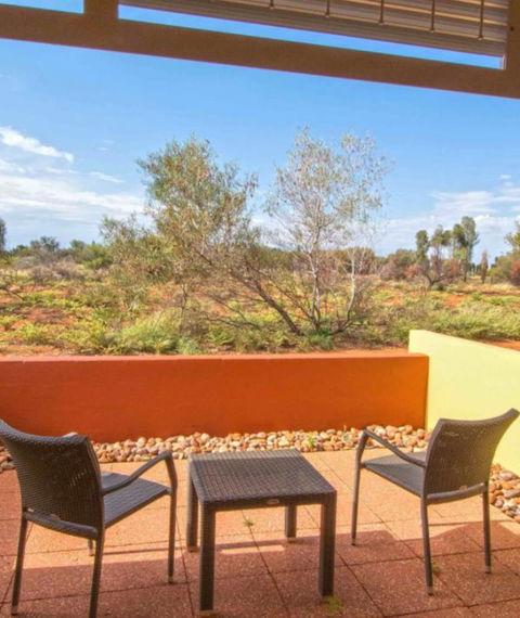 Desert Gardens Hotel - Tourism Brisbane 3