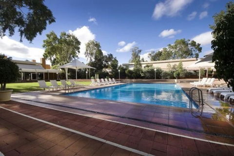 Desert Gardens Hotel - Tourism Brisbane 1