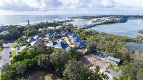 Hastings Cove Waterfront Holiday Apartments - Brisbane Tourism 2