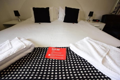 Black Bear Inn - Brisbane Tourism 4