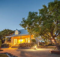 Vineyard Cottages - Brisbane Tourism