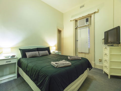 Grand Tasman Hotel - Brisbane Tourism 6