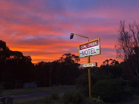 Coal Creek Motel - Brisbane Tourism 0