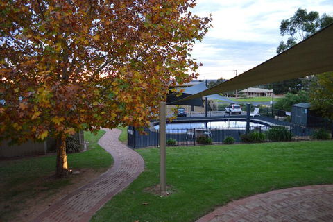 Loxton Community Hotel Motel - Brisbane Tourism 3