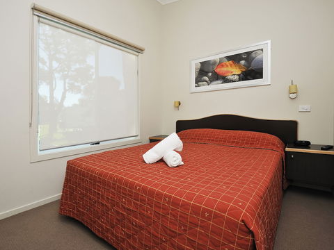 NRMA Eastern Beach Holiday Park - Tourism Brisbane 3