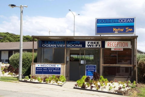 Southern Ocean Motor Inn - Tourism Brisbane 3