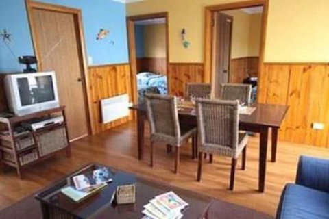 Bicheno's A Plus Apartments - Brisbane Tourism 4