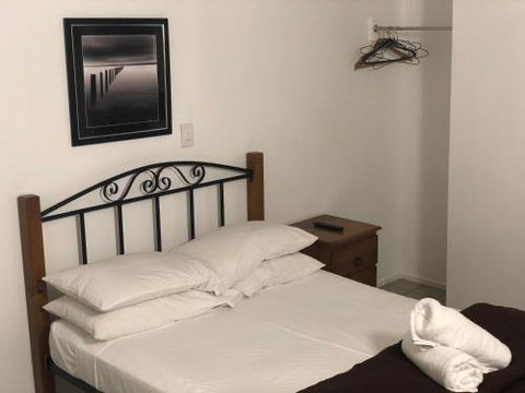 Airlie Waterfront Accommodation - Tourism Brisbane 3