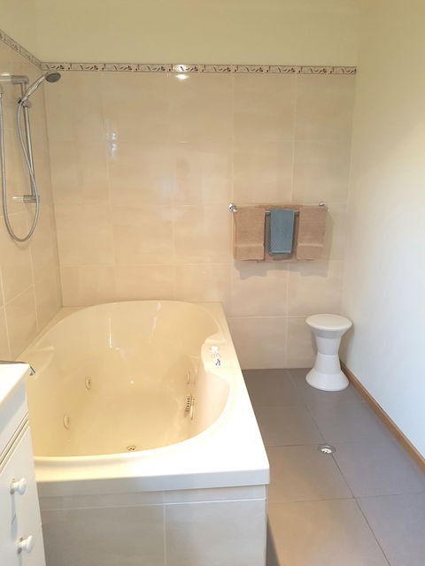 Driftwood Strahan Villas - Tourism Brisbane 4