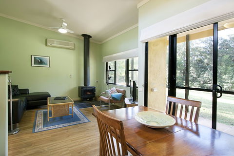 Milton Country Cottages - Brisbane Tourism 4