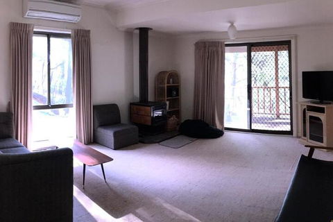 The Ledge Holiday House - Brisbane Tourism 6