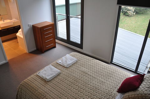 Apollo Bay Cottages - Tourism Brisbane 5