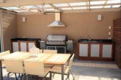 Amelia S Bed & Breakfast - Tourism Brisbane 7