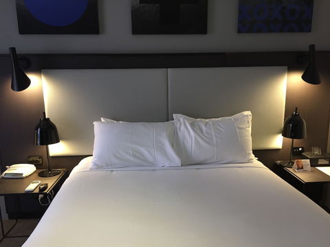 CKS Sydney Airport Hotel - Brisbane 4u 6