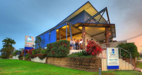 Tropixx Motel & Restaurant - Tourism Brisbane 0