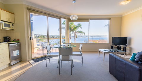 The Bluff Resort Apartments - Brisbane Tourism 6