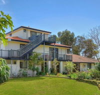 Martin Fields Beach Retreat - Brisbane 4u