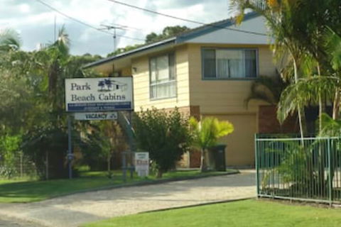 Park Beach Cabins - Tourism Brisbane 3