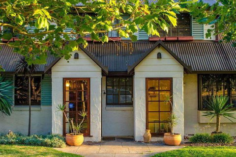 Sienna Estate Lodge & Winery - Brisbane Tourism 3