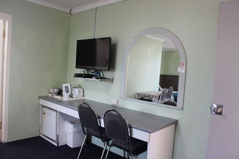 High Mountains Motor Inn - Brisbane Tourism 4