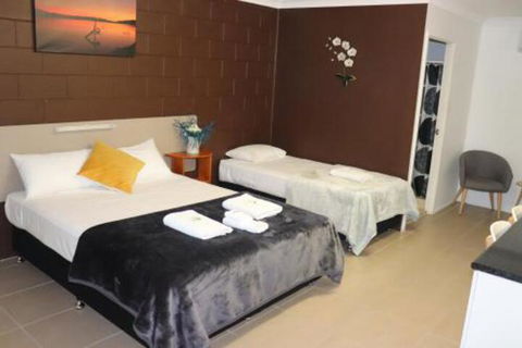 Spanish Lace Motor Inn - Tourism Brisbane 6