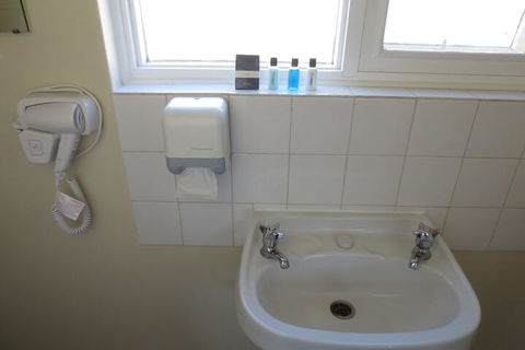 Norfolk Motor Inn - Tourism Brisbane 5