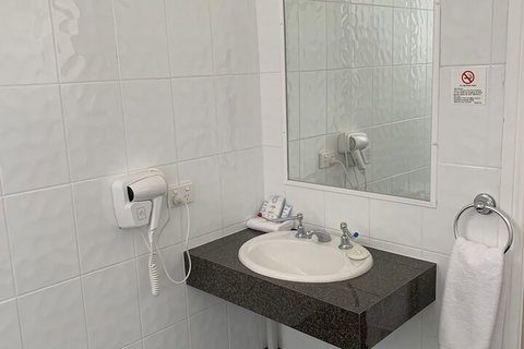 Ashton Motel - Brisbane Tourism 7