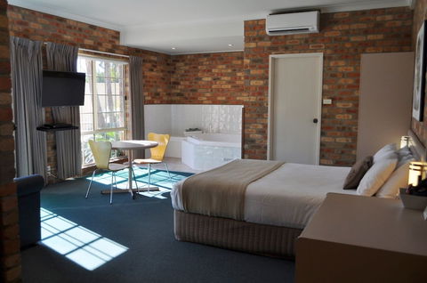 Mollymook Surfbeach Motel And Apartments - Brisbane Tourism 5