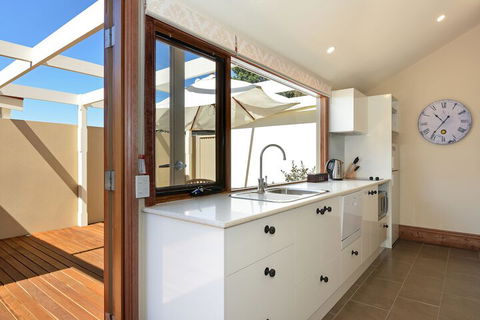 Trafalgar Premium Vintage Suites - Brisbane Tourism 6