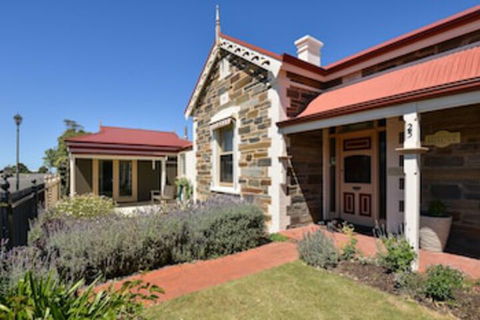 Trafalgar Premium Vintage Suites - Brisbane Tourism 0